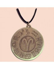 Medaljon sa simbolom Ovna